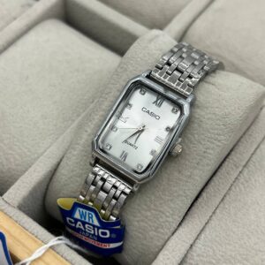 ساعة casio نسائية في علبة - النوع 40