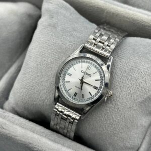 ساعة casio نسائية في علبة - النوع 89